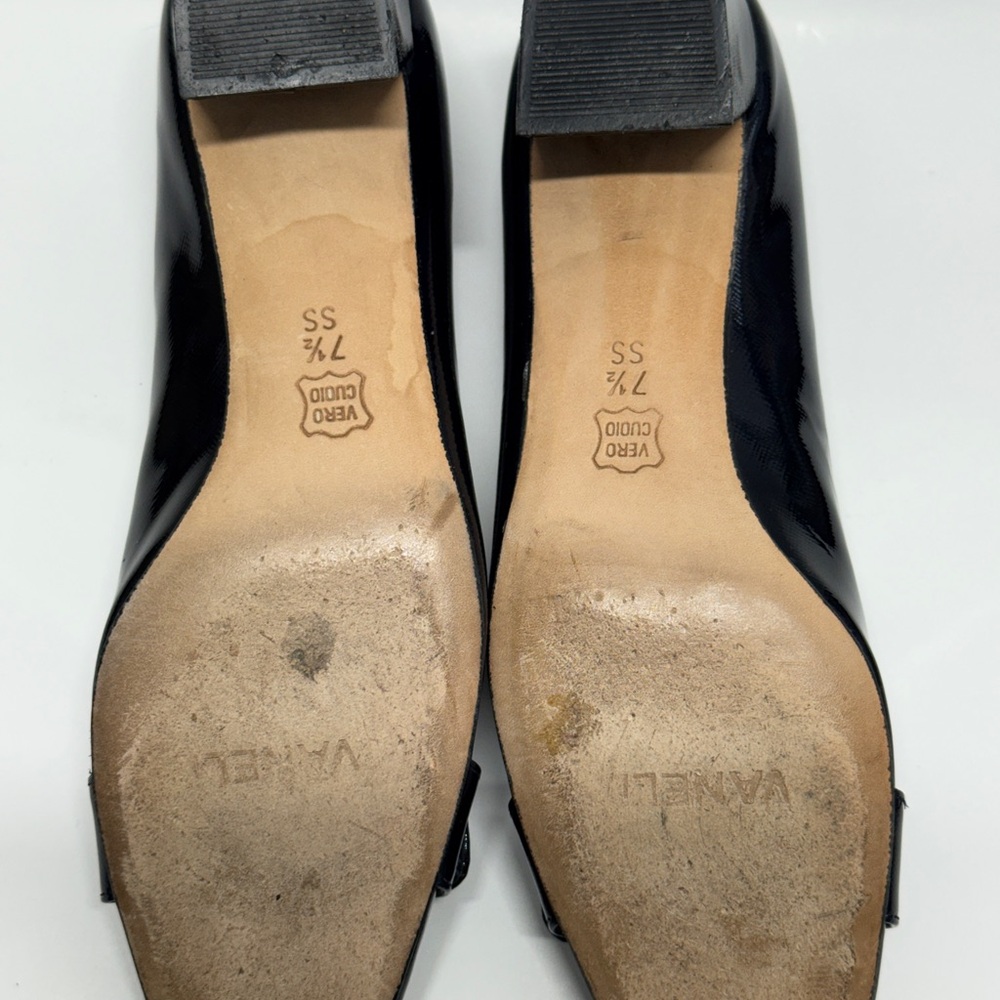Vaneli Deep Blue Buckle Mid Heel Pumps Size 7.5SS - Picture 9 of 13